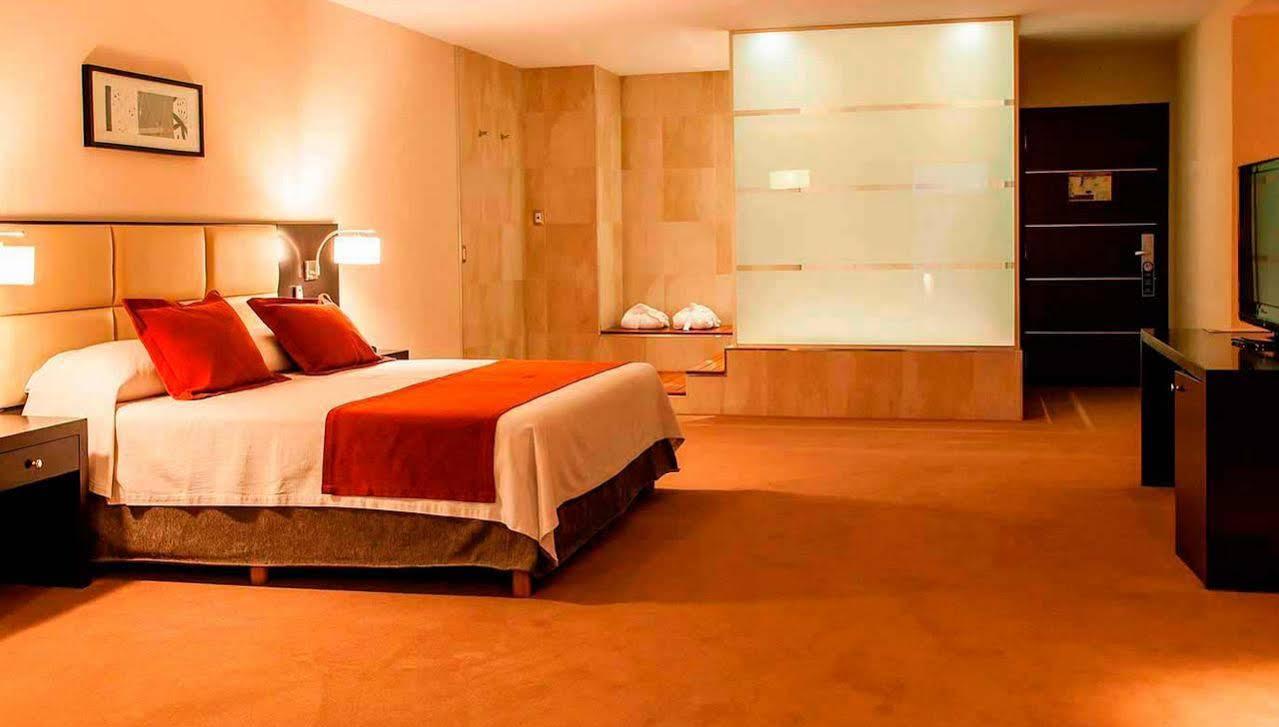 Howard Johnson Hotel & Casino Formosa Ngoại thất bức ảnh